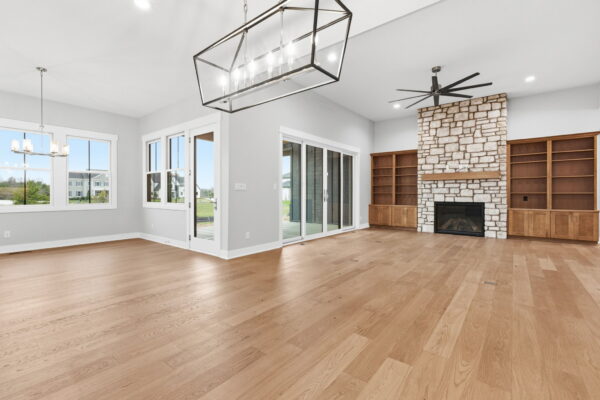 12-8073 Easton Ln-12