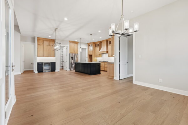 20-8073 Easton Ln-20