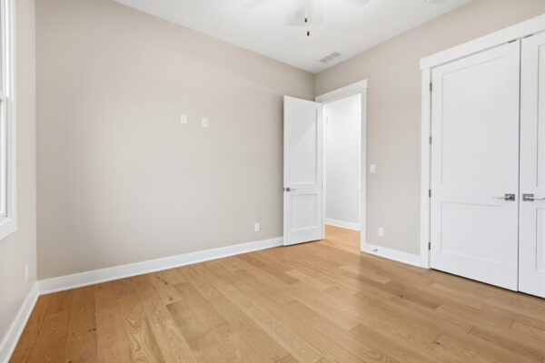 50-8073 Easton Ln-50